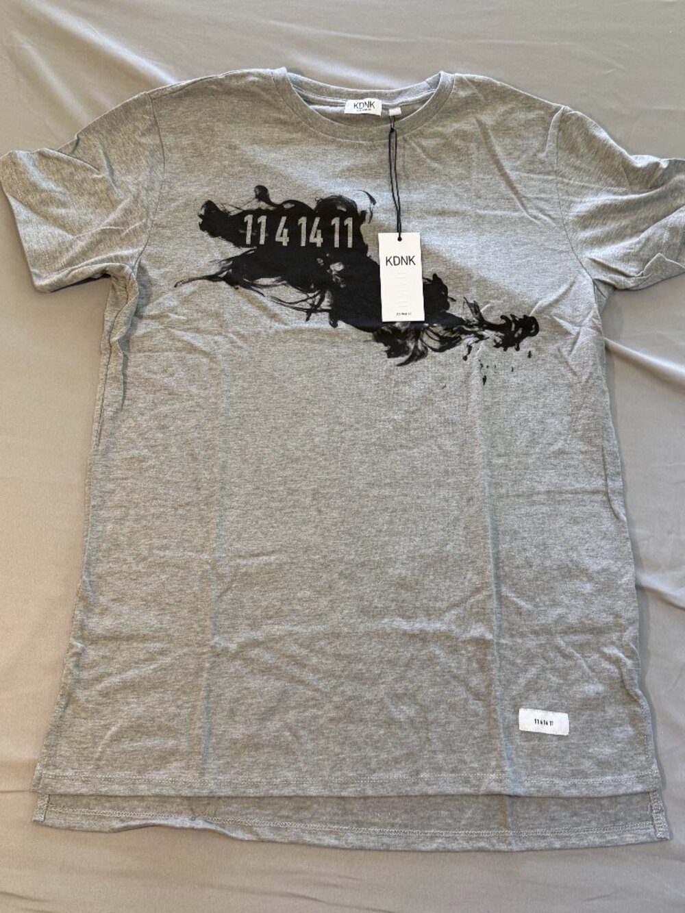 KDNK Men's Heather Grey Black Smoke Graphic Print Tee Shirt Sz Large New W/ Tags